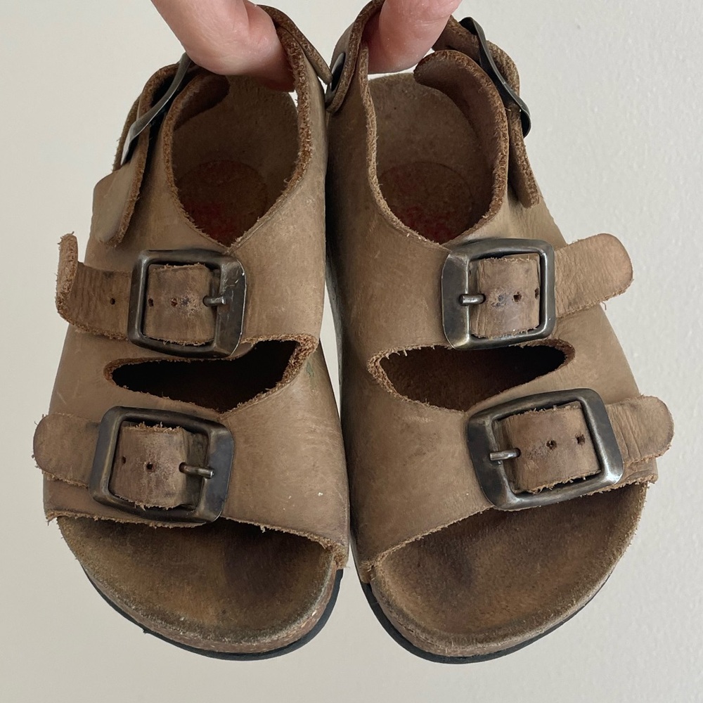 SOLD❣️KIDS Leather Sandals - Picture 2 of 3